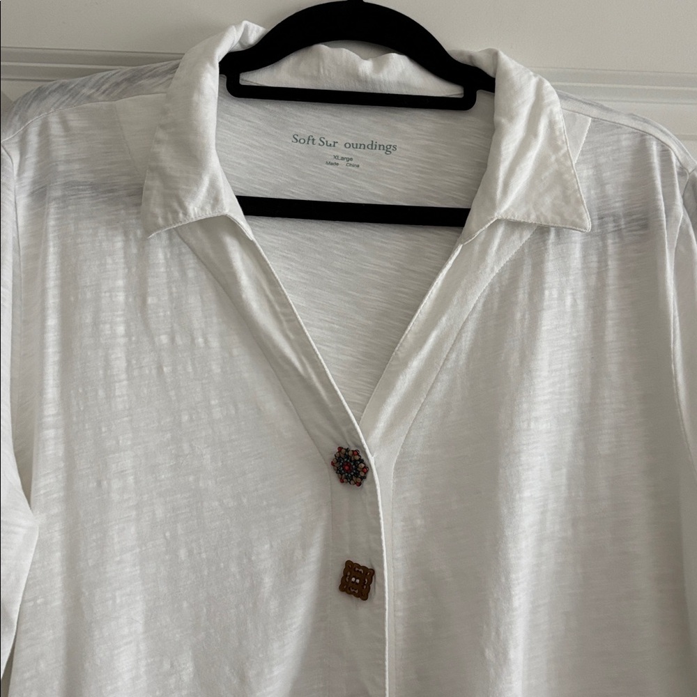 Soft Surroundings White Button-Down Shirt w/ Unique Buttons.Excellent condition - Picture 2 of 9